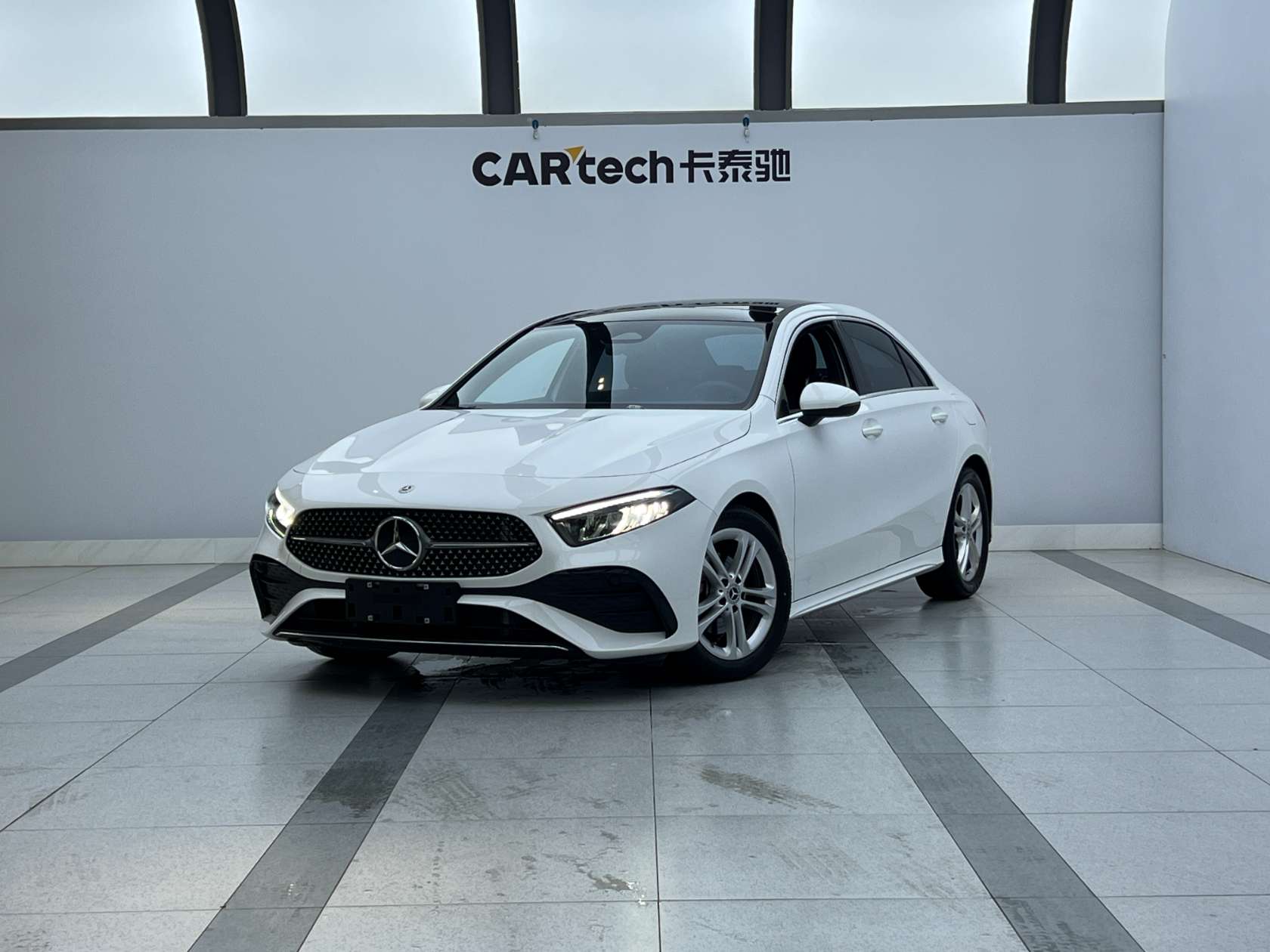 Mercedes‑Benz 2023 A180L