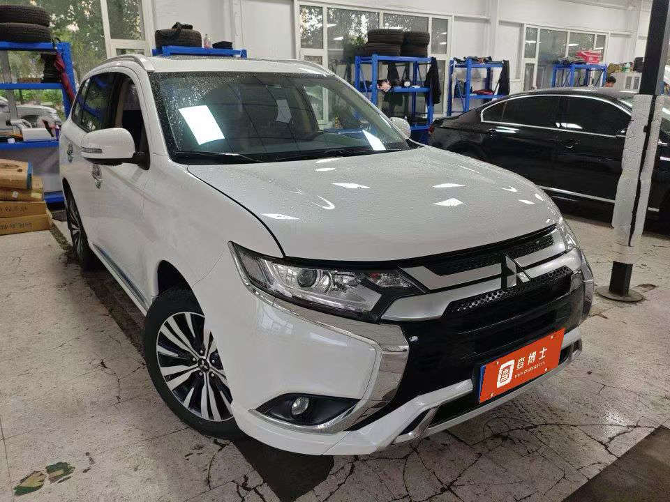 Outlander 2021 facelift 2.0L 2WD Enjoyment Edition 7-seater